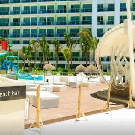 Azure Tropical Paradise Manila Exterior photo